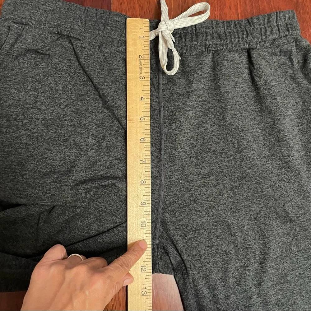 Vuori Sunday Jogger‎ Pants Women's Gray Performance Gym Stretch Knit Sz M B23 - Picture 9 of 11